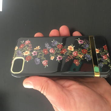 Coque iPhone XS Dark Flowers