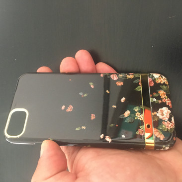 Coque iPhone XS Black Flying Flowers